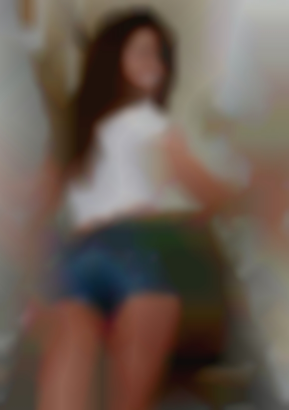 She should be nude laid back sexy and have a gsoh.